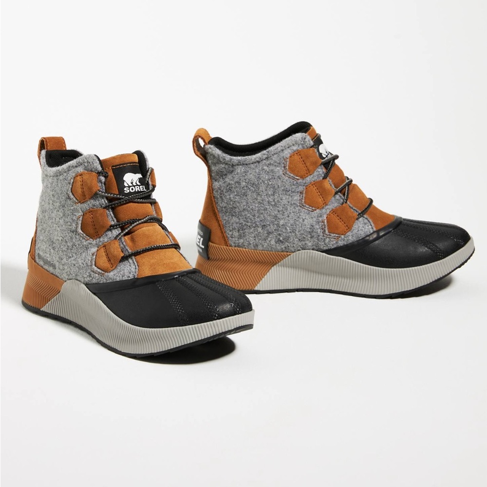 SOREL Out N About III Classic Boots Women’s 5 Camel Brown Black Waterproof